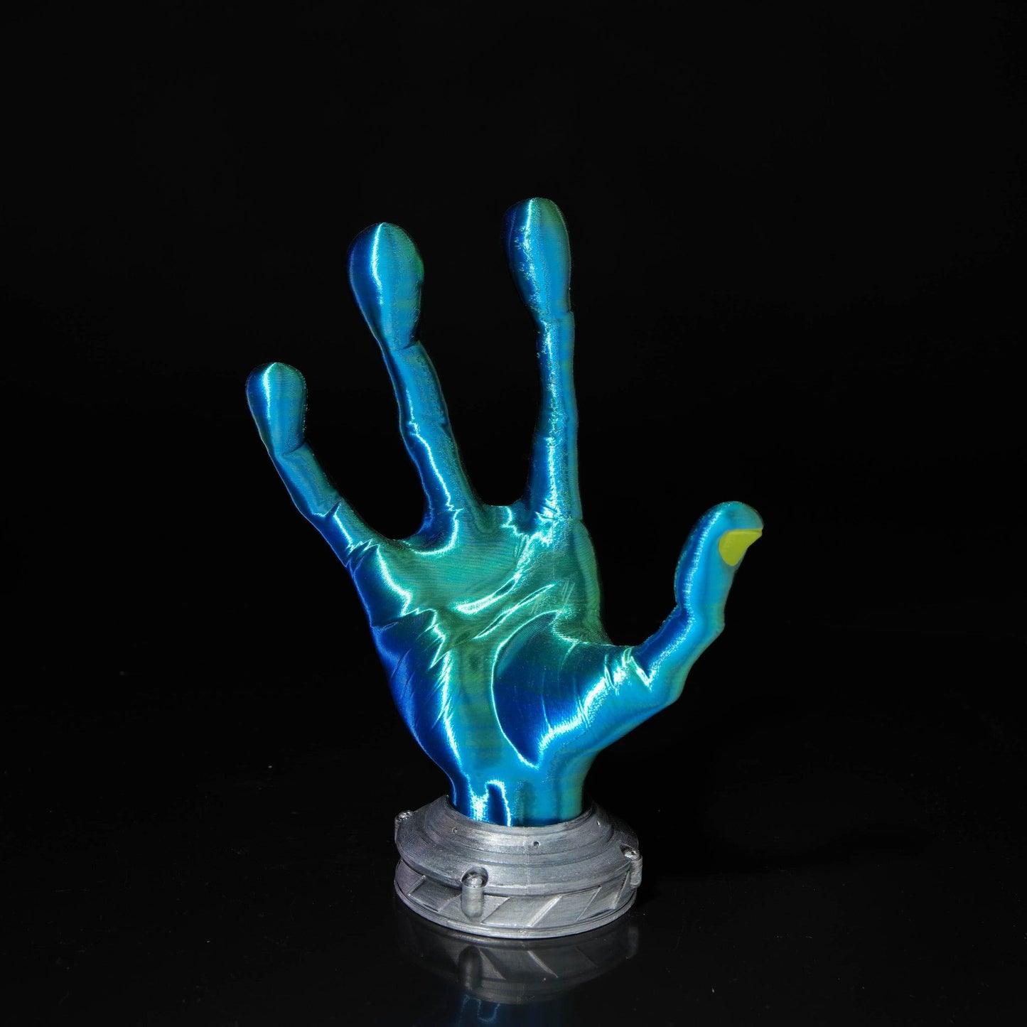 Alien Hand Controller Holder — 3D Printed Extraterrestrial Gaming Stand